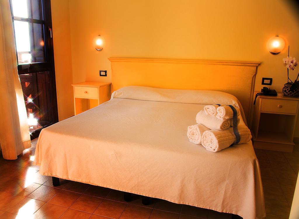 Torre Hotel - Adults Only ตอร์เร เดย์ กอร์ซารี ภายนอก รูปภาพ